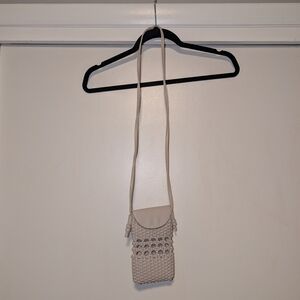 4/$16 ❇️ H&M Small Woven Phone Bag